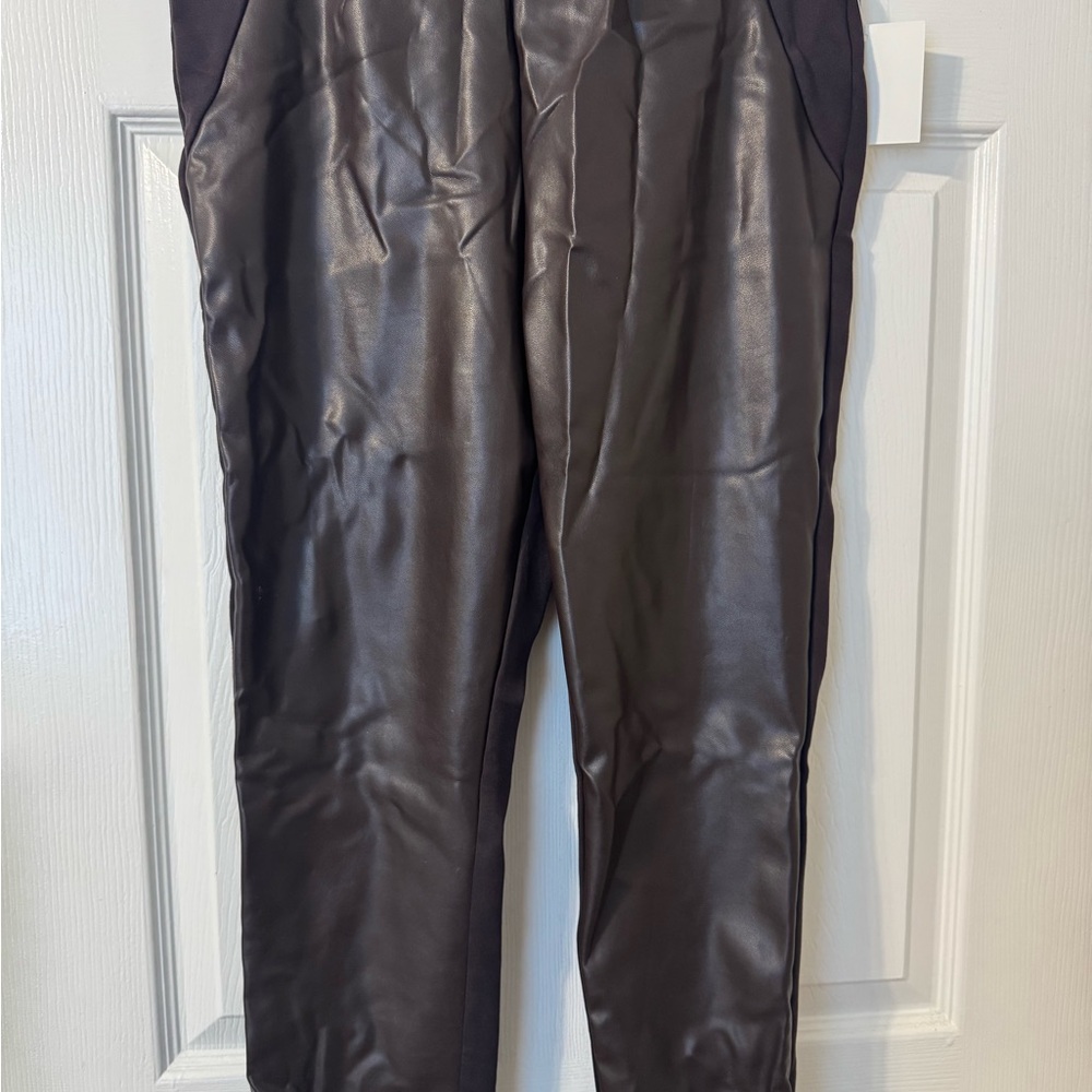 Ellen Tracy Black Faux Leather Leggings